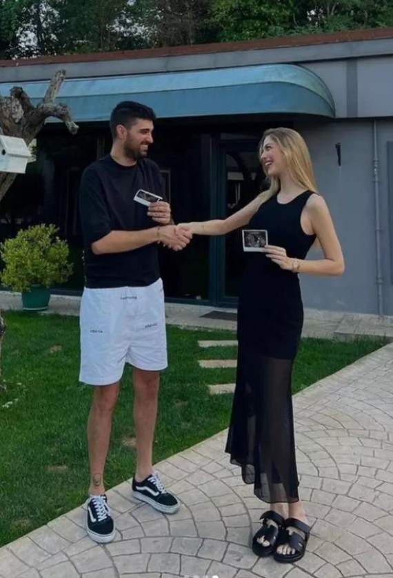 Ünlü çiftten ilk paylaşım!